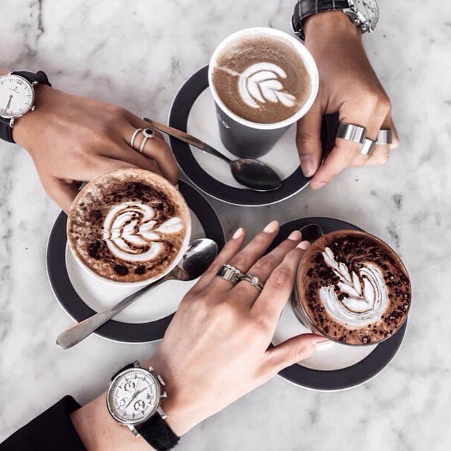 Kissmagit's tweet photo. #buongiorno e #buonasettimana alle nostre girls! 💋 #goodmorning #monday #coffee #cappuccino #butfirstcoffee #fashionista https://t.co/fFyJt0rKes