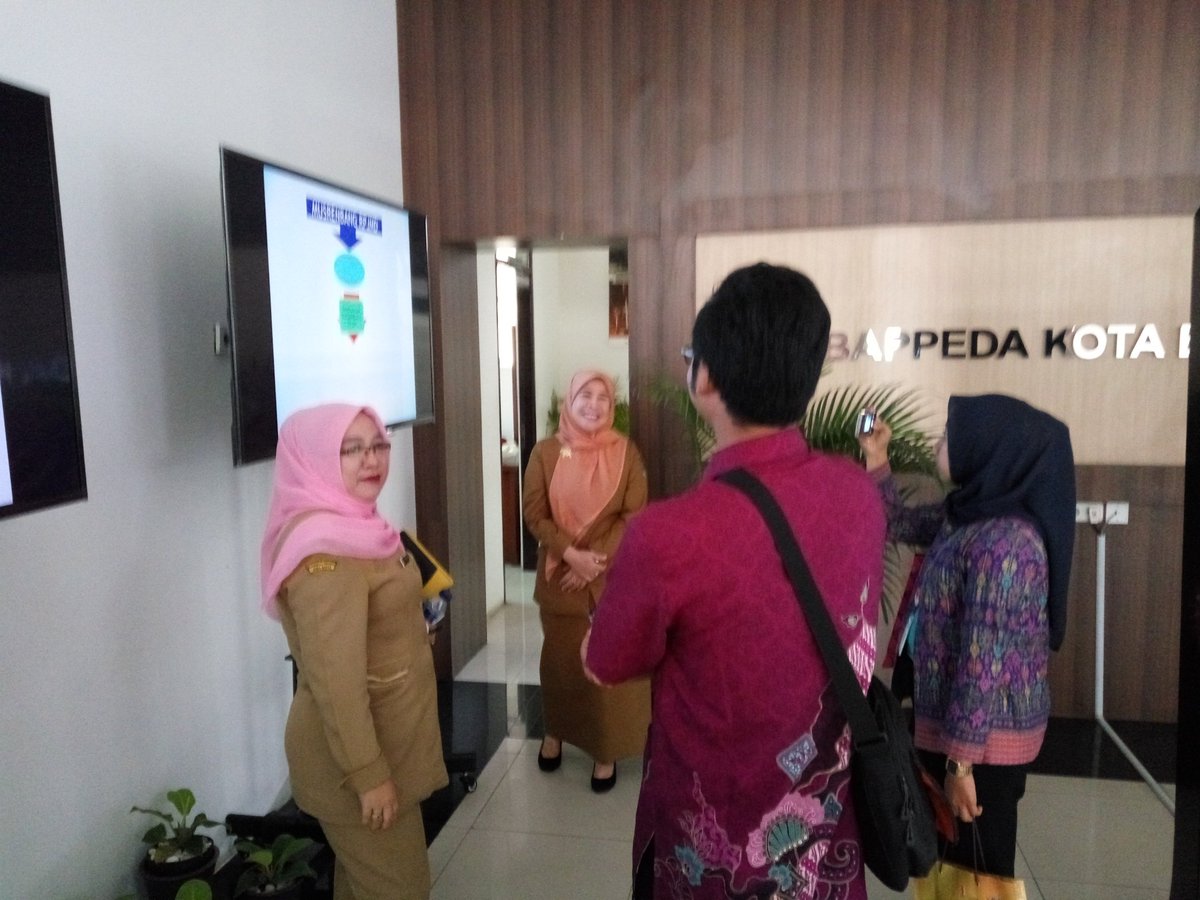 humasbekasikota's tweet photo. @Bappeda_Bekasi terima TIM MONEV @KIPJabar dalam rangka implementasi UU KIP di @pemkotbekasi https://t.co/59lwLYcdYL