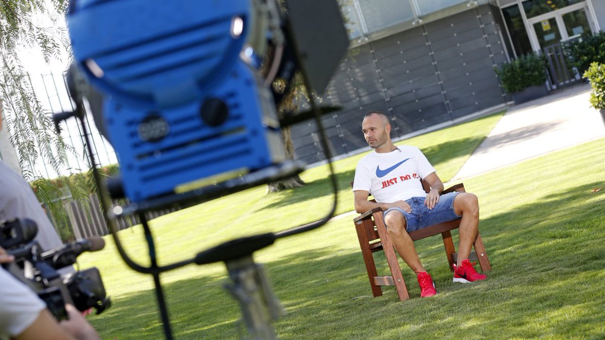 fcbarcelona_fra's tweet photo. 🎥🔵🔴 Découvrez le documentaire en hommage à Iniesta, pour ses 20 ans au FC Barcelone https://t.co/JSFrAIbuwM #Iniesta20 https://t.co/zvoW4duSSt