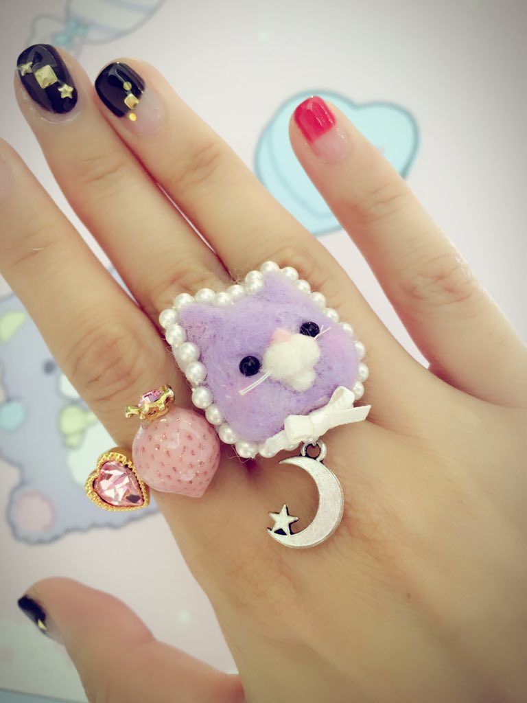 kanococo323's tweet photo. 今日はねこちゃんリングとPinky Magicさんのピンクのいちごちゃんでした💓 https://t.co/KrGGKgNcTq