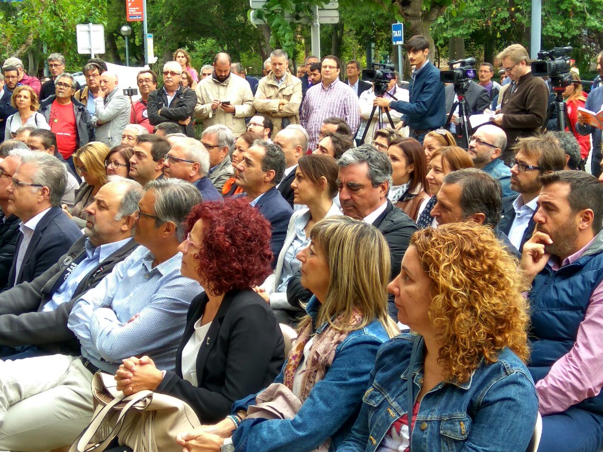 Cs_Tarragona's tweet photo. @Cs_Tarragona s'adhereix a la reivindicació per uns #TrensDignes pel #CampdeTarragona i #TerresdelEbre #Vilaseca #pdfcamp .@transportpublic https://t.co/2RuJegmCTH