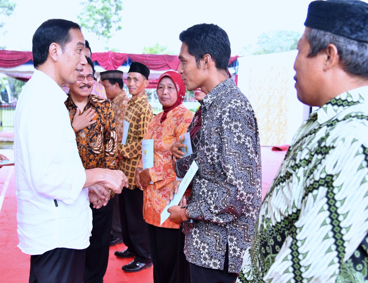 15. Kata <a href="/djalil_sofyan/">Sofyan A Djalil</a>: Insya Allah sampai 2019 bertambah 25 juta sertifikat baru. 2025, seluruh Indonesia bersertifikat #ReformaAgraria