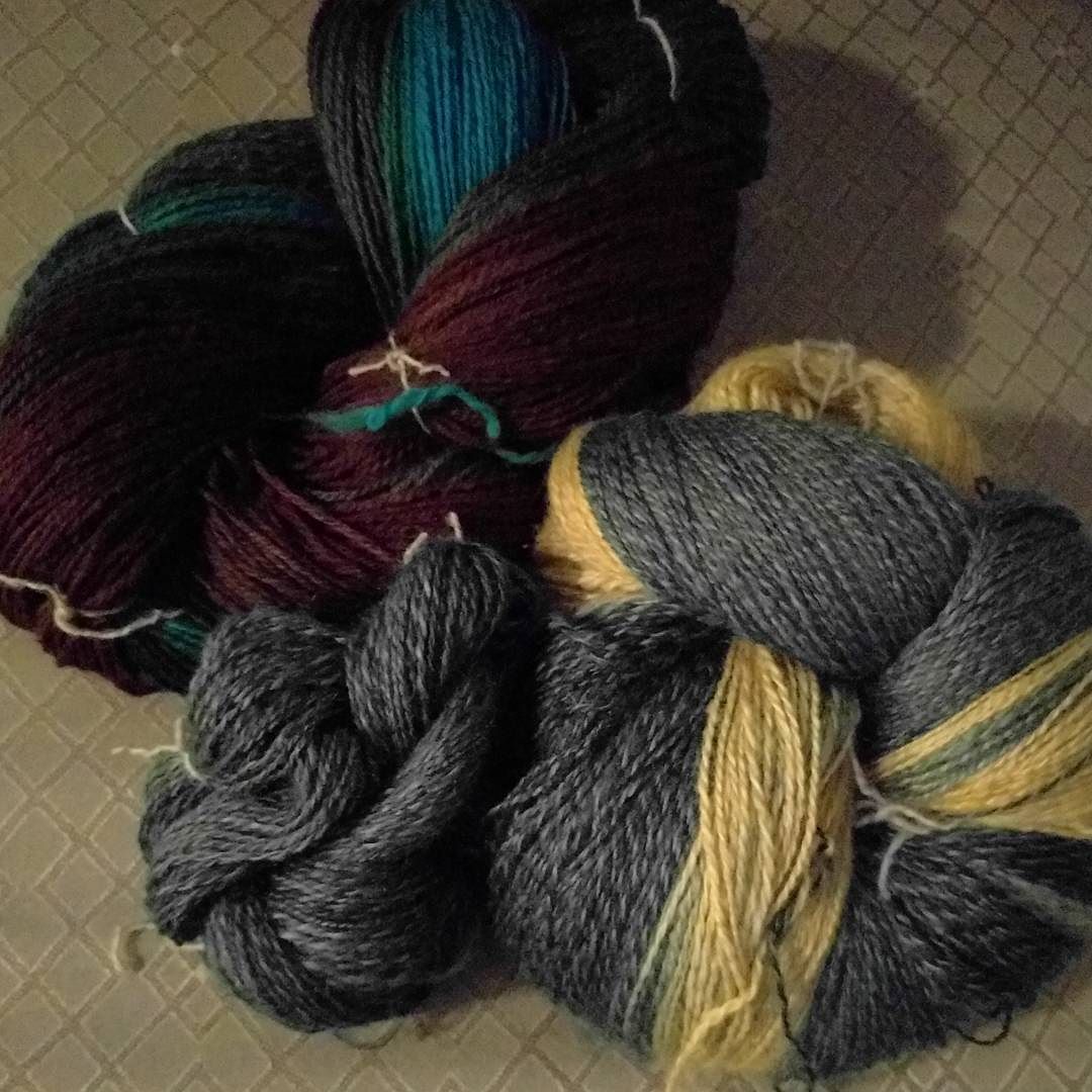 CraftilyKimbrly's tweet image. My final #spinzilla2016 work for #teamallonsyfiberarts. 15 oz of spinning. buff.ly/2ehYysB