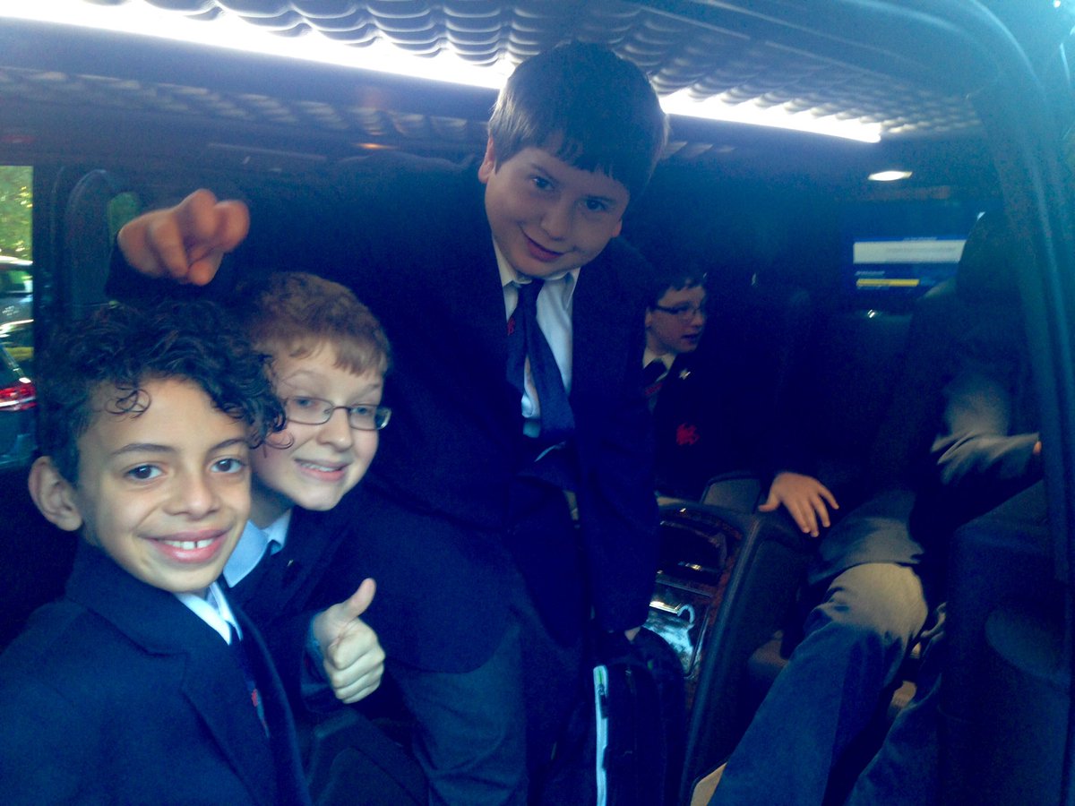 Morgan felt like a celebrity when he arrived at school today in his <a href="/ViageoChauffeur/">ViageoChauffeuring</a> jet van!🚗✨