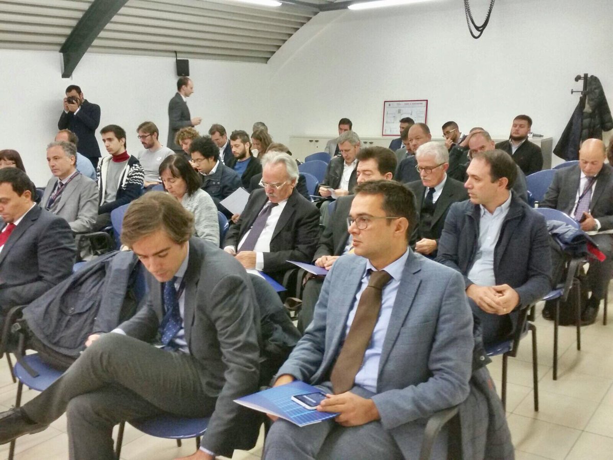 insiemeadonzel's tweet image. Brevetti, tecnologie, competenze e saperi per accelerare i processi di #innovazione per PMI con @PoliTOnews nel #techshareday #ValledAosta