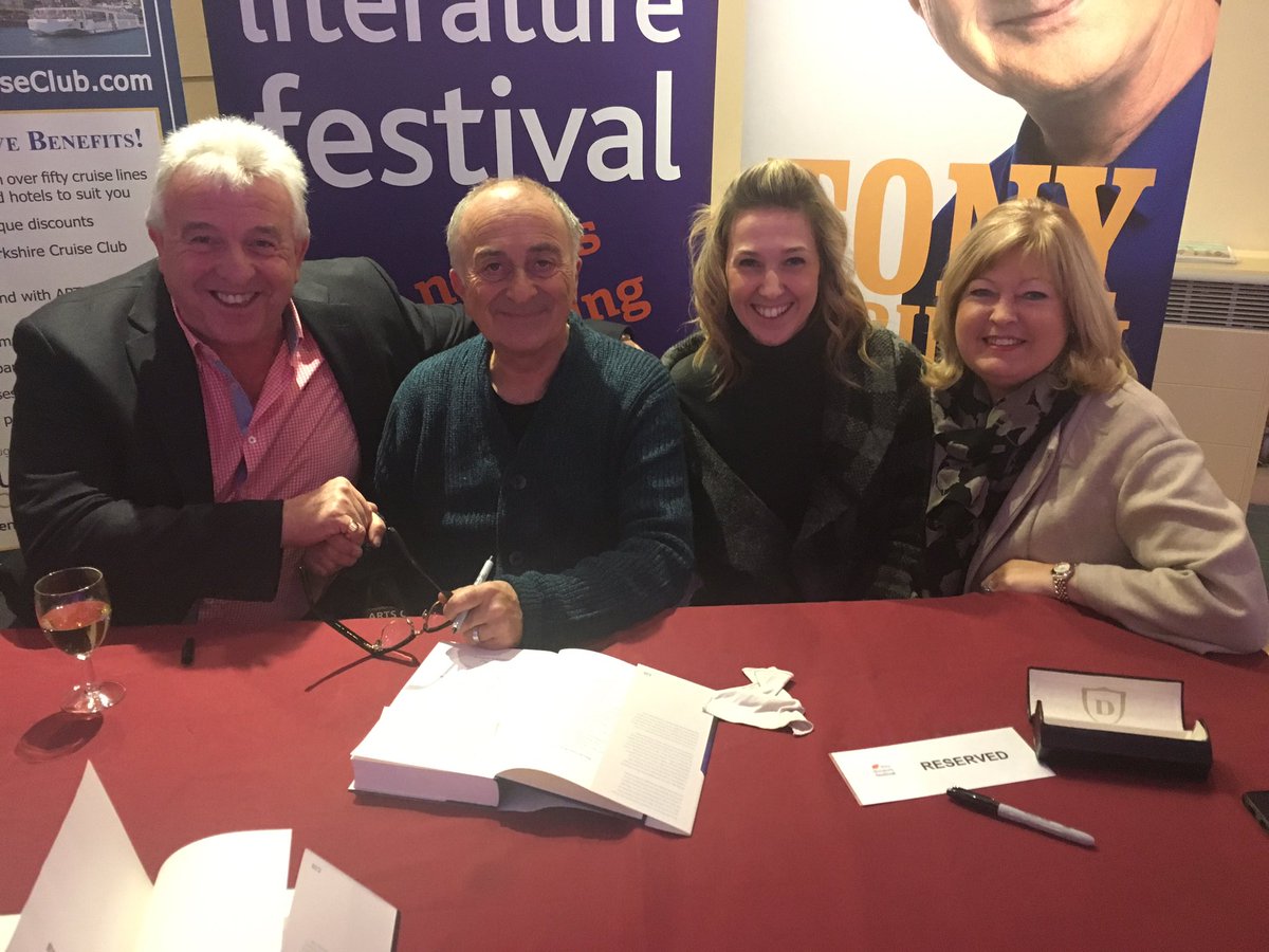 Such a great night at <a href="/ilkleylitfest/">Ilkley Literature Festival</a> meeting the legend <a href="/Tony_Robinson/">Tony Robinson</a> - lovely chap! #notsurewhymydadisholdinghishandthough