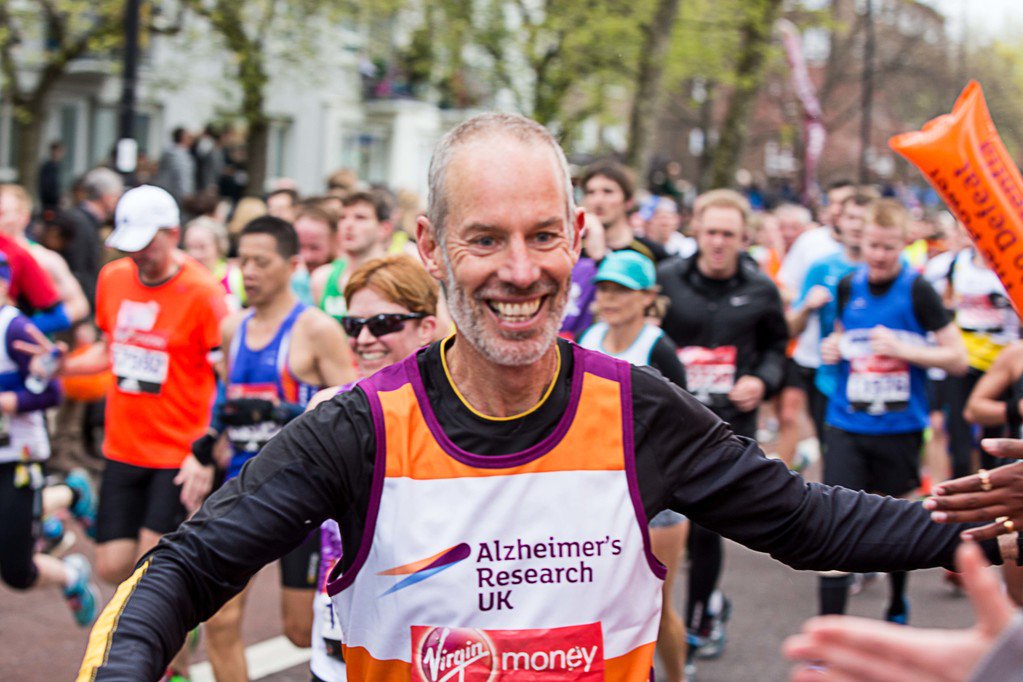 parkrunUK's tweet photo. This week is Virgin Money @LondonMarathon ballot announcement. Why not join @ARUKnews #TeamARUKparkrun to help defeat dementia! #loveparkrun https://t.co/1JCtb7ORbZ