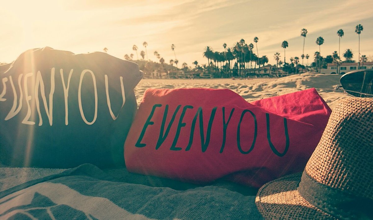 evenyouband's tweet photo. #evenyouband #swissmusic #thunerband #santabarbara #california #bag #sunshine #colours #beach https://t.co/KSVyxPJeZi