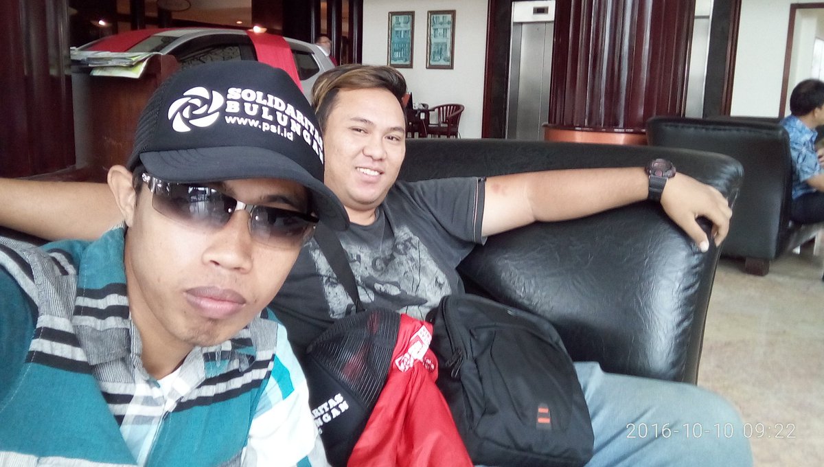 Asis_PSI's tweet photo. Sebelum balik kejakarta foto bersama dulu kite dgn WASEKJEN DPP PSI Sis Danik

BARU,MUDA ITU KITA

#PSIsatu2nyaPartaiPerempuan https://t.co/dr8b0Qhw9M