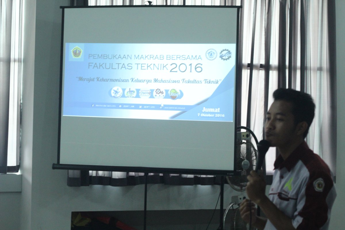 Pembukaan MAKRAB Mahasiswa Baru serta Delarasi Anti Narkoba dengan penandatanganan kain putih.<a href="/UMK_mu/">엄</a> <a href="/bemumk/">BEM Univ Muria Kudus</a> <a href="/BEMFT_UMK/">BEM Fakultas Teknik</a>