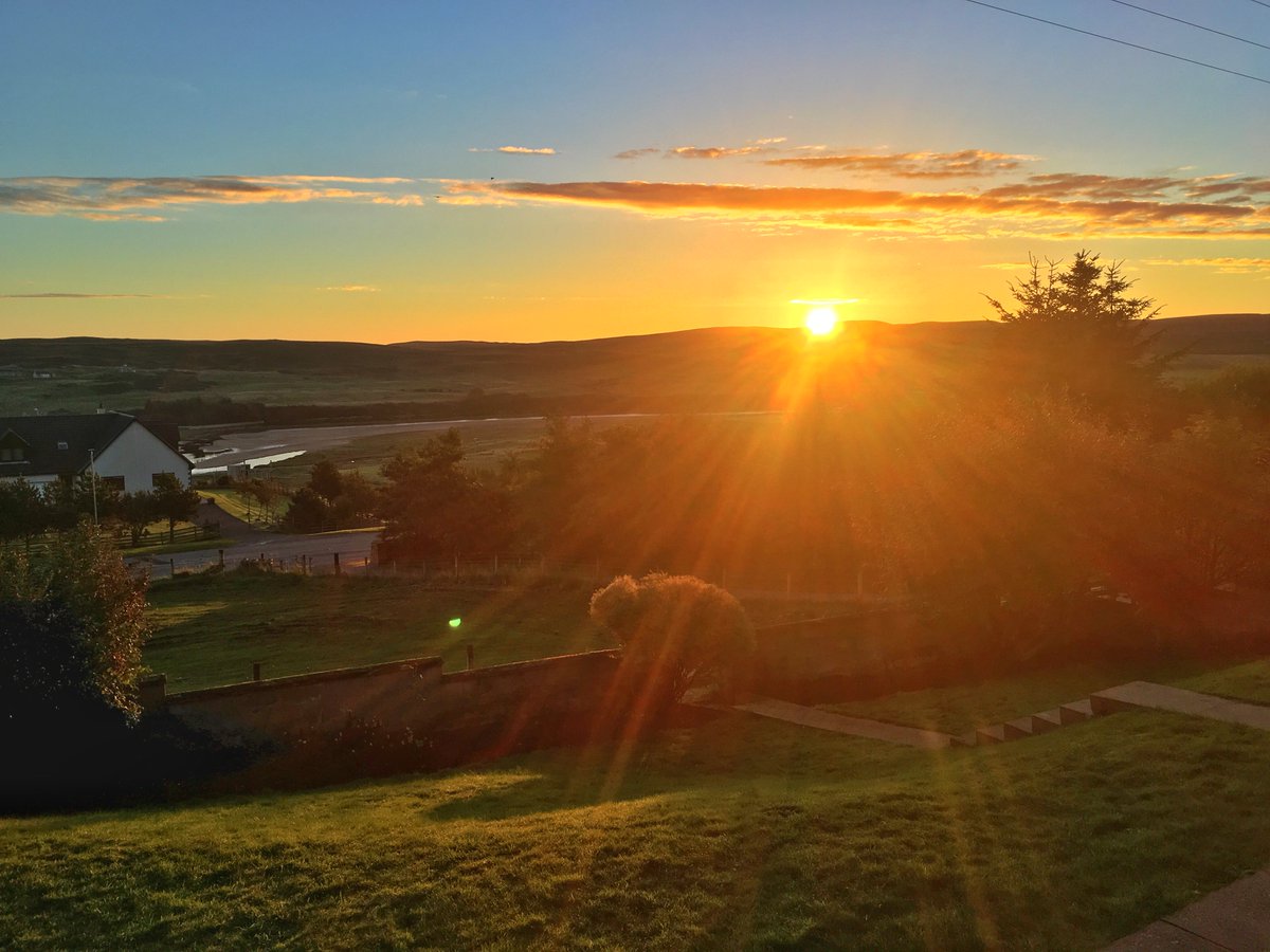 mbispoonerous's tweet photo. Just finished a clean macOS reinstall for my B&B host.
My 2nd night was on the house!
#MrHelpful goes to Scotland https://t.co/qBIETc7GW0