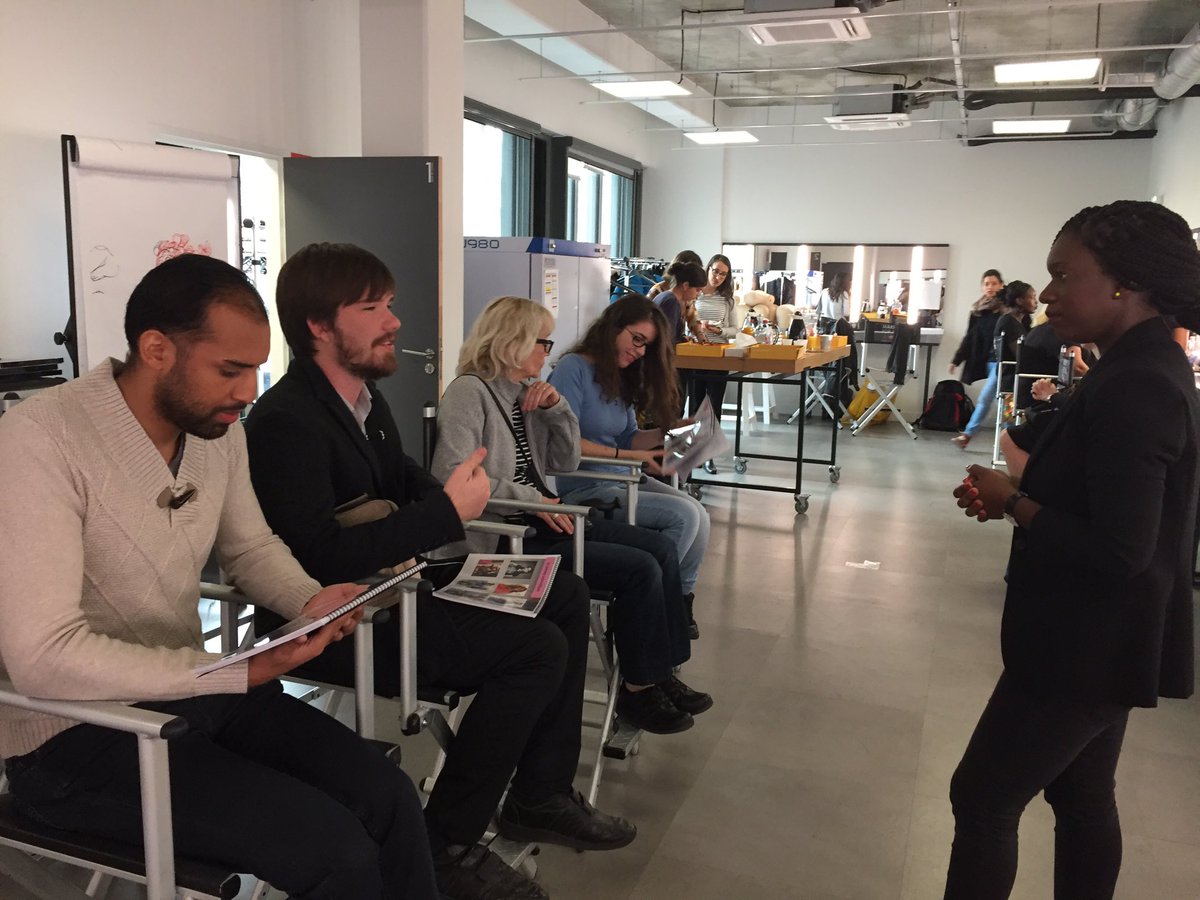 arpejeh's tweet photo. C'est parti pour l'atelier style #jobstyle @MakeupForeverFR @LVMH avec Leïla qui nous donne plein de conseils pour se mettre en valeur!! https://t.co/gQlmrbYxos