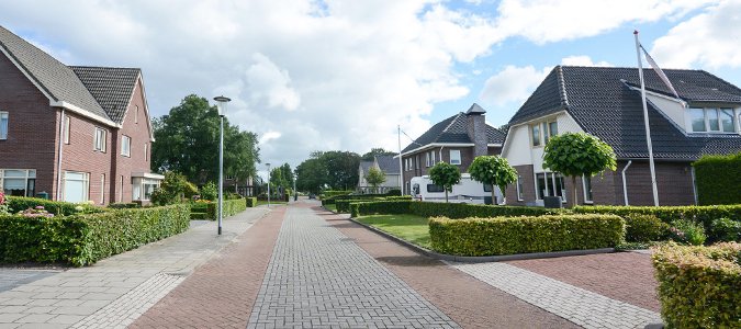 _woningmarkt's tweet photo. NIEUWS: Nederlander is blij met buren. #Buren #NWM https://t.co/X5qOv5KTPF https://t.co/Ia7a6vC8gd