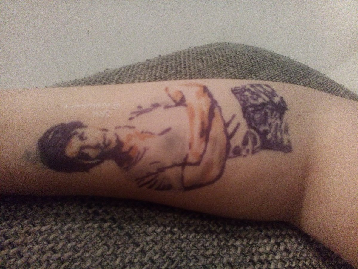 mylfwld's tweet photo. something different! A painting on my forearm. Unfortunately totally blurred! =D #art #paint #skin #srk #ShahRukhKhan @iamsrk https://t.co/2PdMdIsAp4