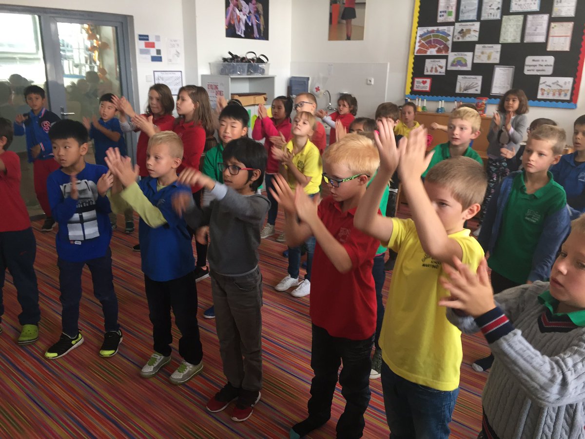 PAatPBIS's tweet image. 3A and 3B trying to perform Anna Meredith's 'Connect It.' An orchestra with no instruments! #pbslearning #pbsfun @PBSPrimaryK