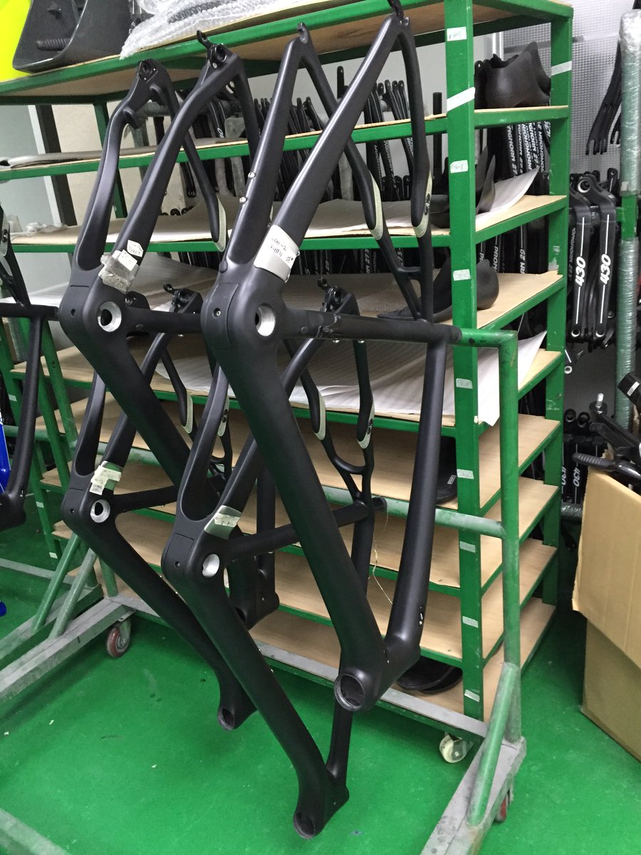xyzbicycle's tweet photo. Yes, very fresh frame R804. They were done just now..#Xyz #Xyzframe #Xyzcycling #Carbonframe #Racingspeed #Bicycle #Carbonbike #MadeInChina https://t.co/awpW4KzRgK