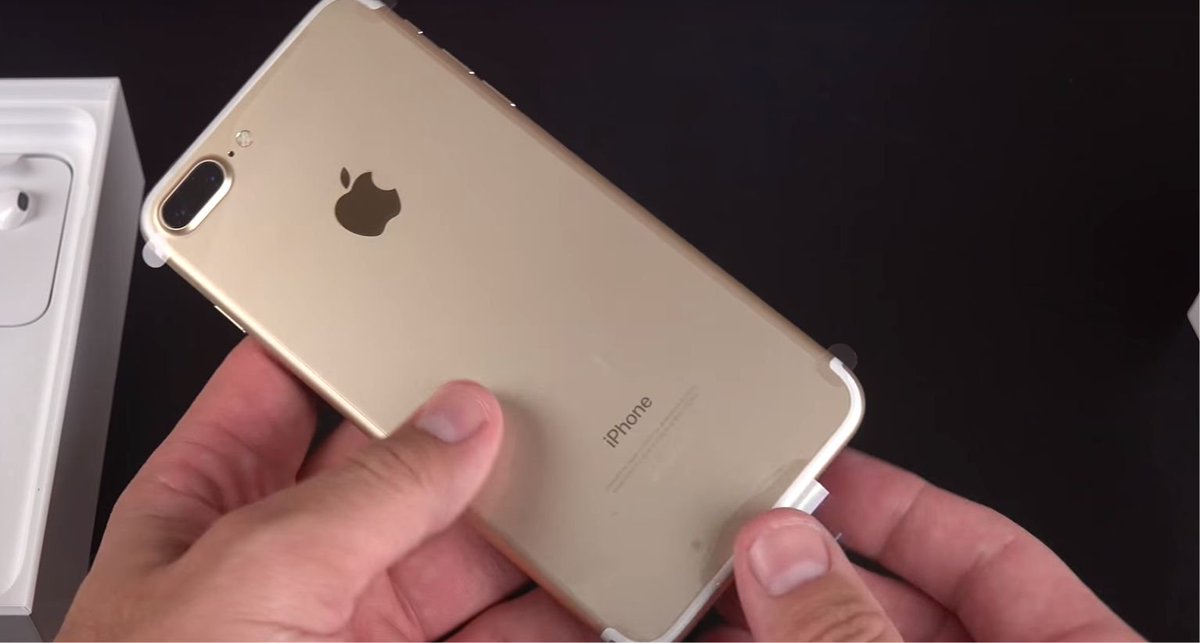 ExpressUnbox's tweet image. Who wants to win one of these? #Like #Retweet &amp;amp; #Follow #iPhone7Plus #Iphone7 winners will be announced on our new website
