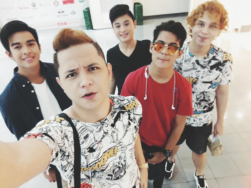 imjvmofficial's tweet photo. Team Kru Kru 😁 @Boyband_jindric @boyband_nielm @boyband_cyrill @boyband_bjorn 😆😆Hello Braderssss! https://t.co/TNoBGYqPr8