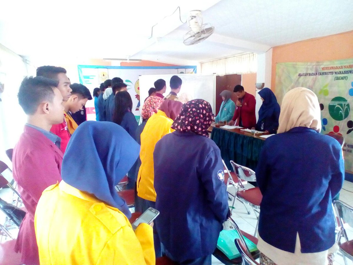 BEMFP_UMSIDA's tweet photo. Peresmian bem fakultas pertanian #umsida #faperta menjadi Anggota aktif baru IBEMPI #ibempi Mengabdi Untuk Raykat! 👊 https://t.co/XUlI0iWW77