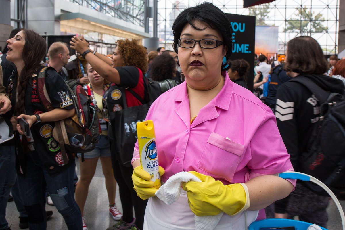 Abelmac1as's tweet photo. in other news, this is amazing.... seen at nyc comic con.

https://t.co/01eAlserXR https://t.co/nlPHMVw8Sg
