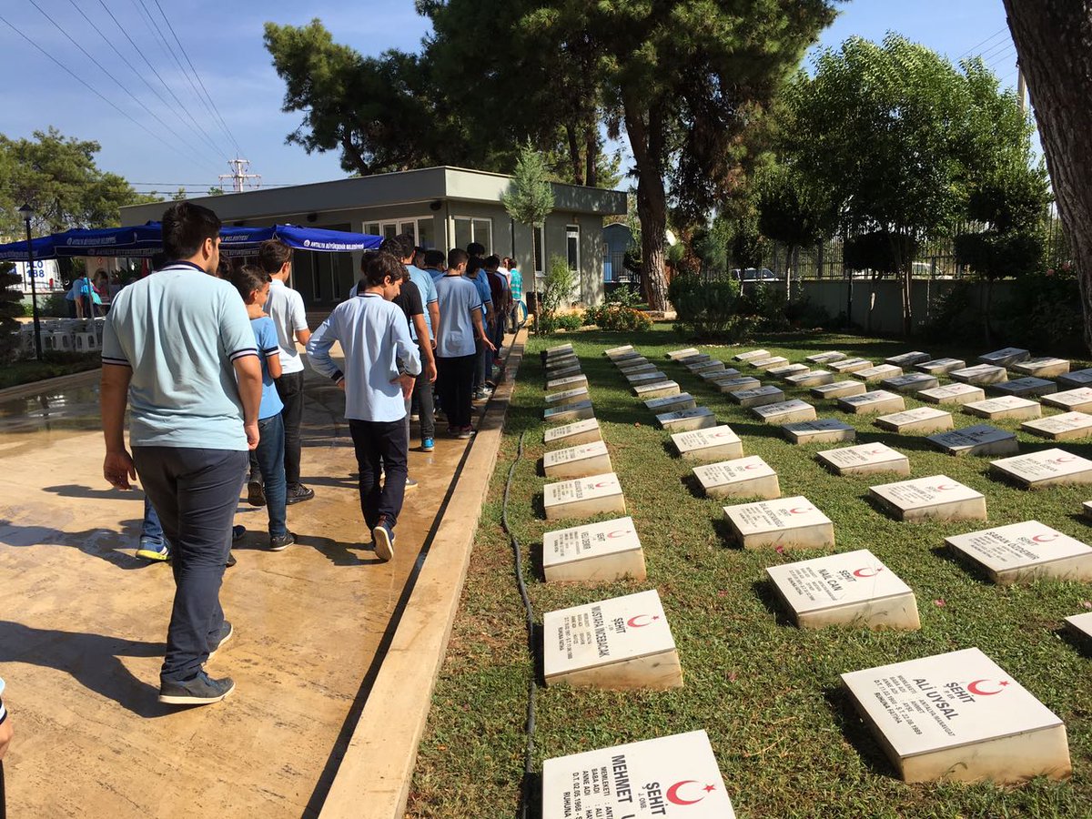 Dualarla Şehitlerimizi anma günlerinin 1. günü hayırlara vesile olup dualarımız kabul olsun. <a href="/rizasumer/">Av.Rıza SÜMER</a>  <a href="/Yusufiseri07/">Yusuf işeri</a>