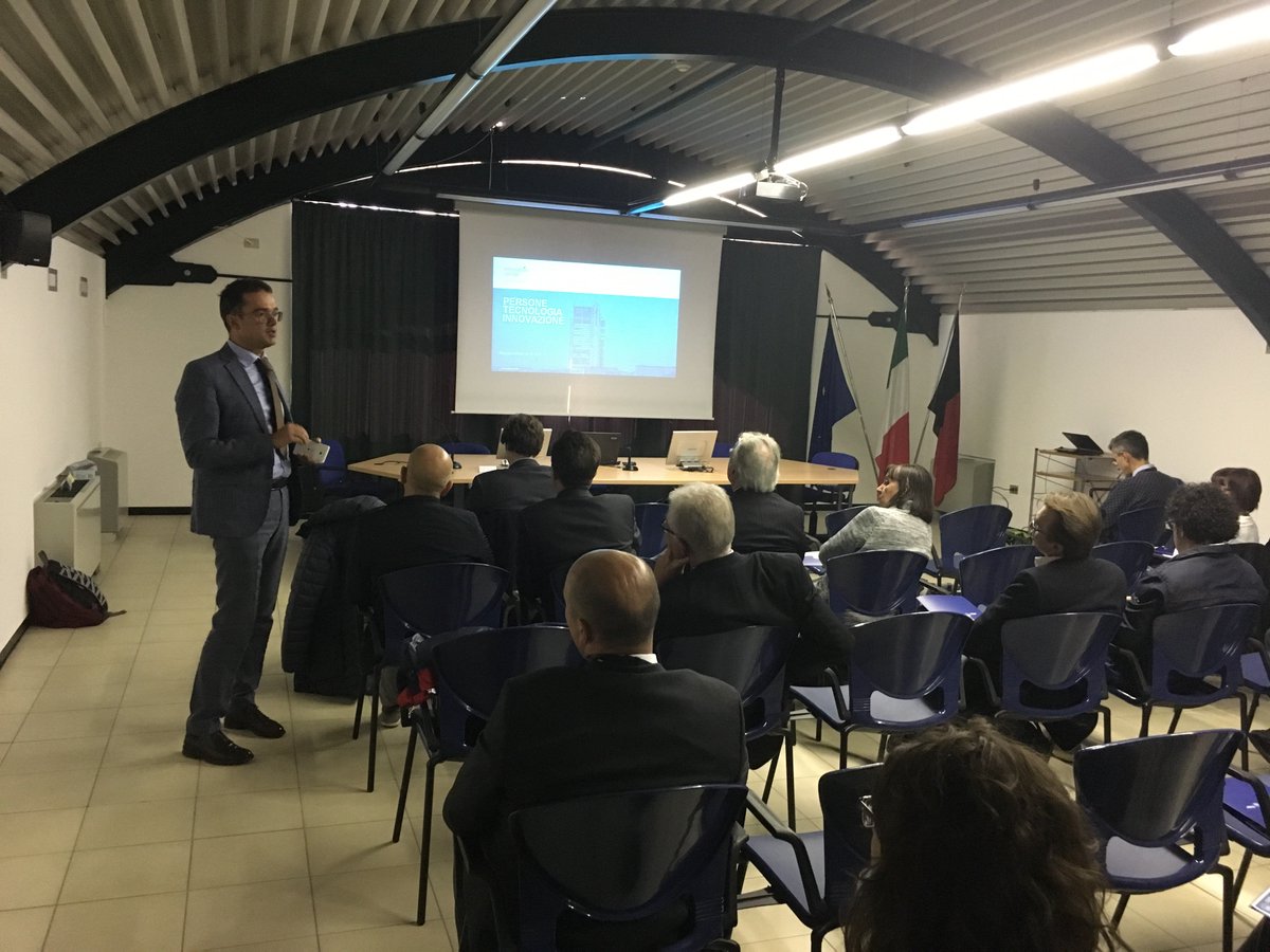 intesasanpaolo's tweet image. #TechshareDay VdA: Luca Calò, Coord. Commle Piemonte, VdA e Liguria per parlare di #innovazione per le #pmi  group.intesasanpaolo.com/scriptIsir0/si…