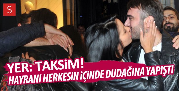 sivridillicom's tweet photo. TAM REZİLLİK! KADIN HAYRANI HERKESİN İÇİN DUDAĞINDAN ÖPMEK İSTEDİ https://t.co/21UvfExdEn https://t.co/B6lVh1VTzi