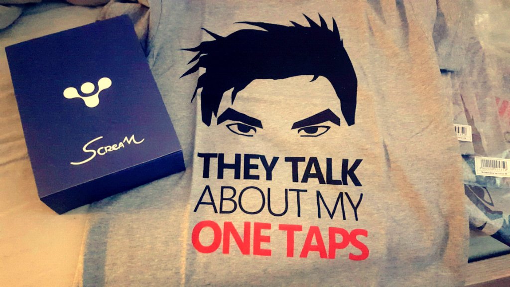 ScreaM_'s tweet image. Cool gifts I got today 😍