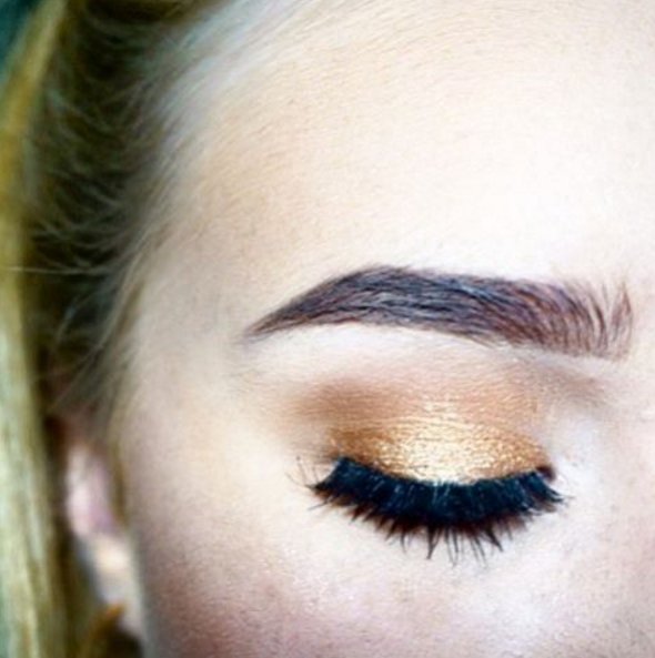 RevelEyelashes's tweet photo. The best combination for fall 🍂🍁❤️✨🙋👍👏 thank you dear @charlxtta.makeup for using our #revellashes #makeup #mua #lashes #offers #discounts https://t.co/3Vv75fnFth