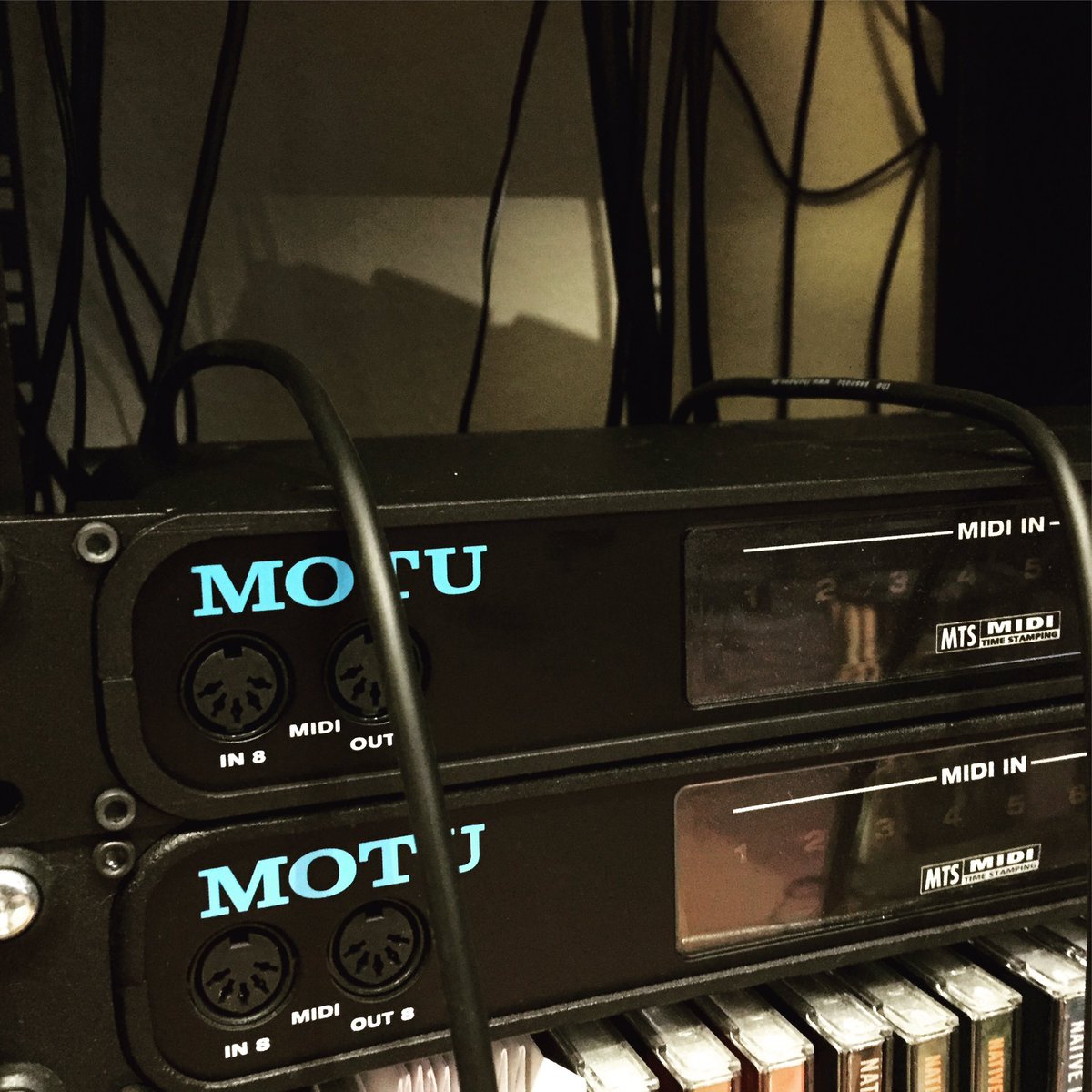 CSMAudio's tweet image. MIDI power #motu #midiexpress #midiinterface