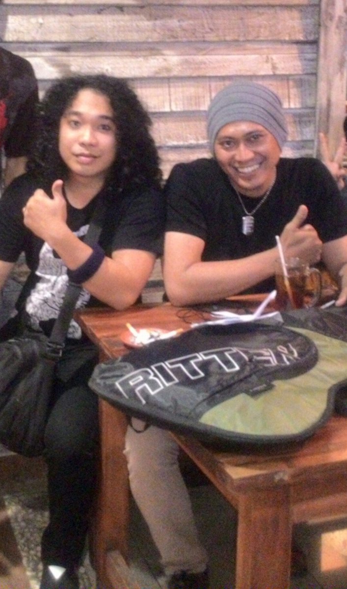 <a href="/Ucha_shulbi/">Ucha Shulbi</a> with <a href="/opetkribo/">taufik hidayat</a>