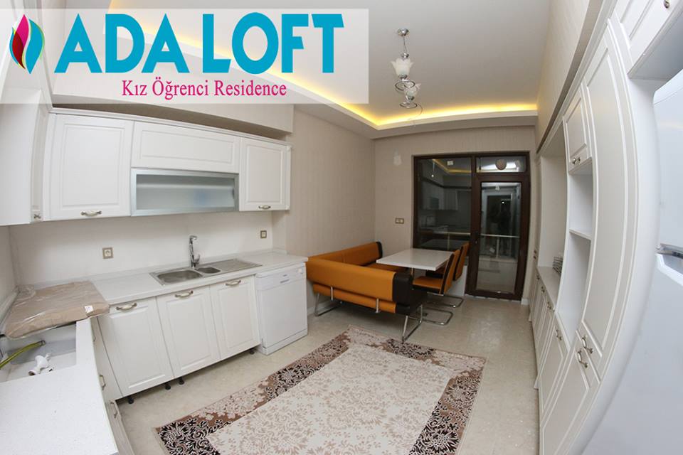 Yemek eşliğinde televizyon izleyebileceğiniz keyifli bir Mutfak..