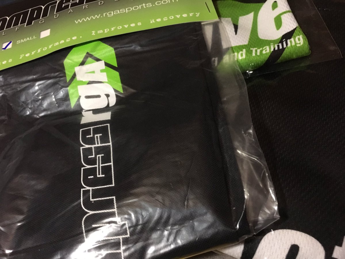 sunnyspellsjp's tweet photo. Yay! Got my latest @RGActive kit. Thanks for the calf guards too @johnbrame 👍🏻#performancenotpolitics https://t.co/sUuvsKNfi4