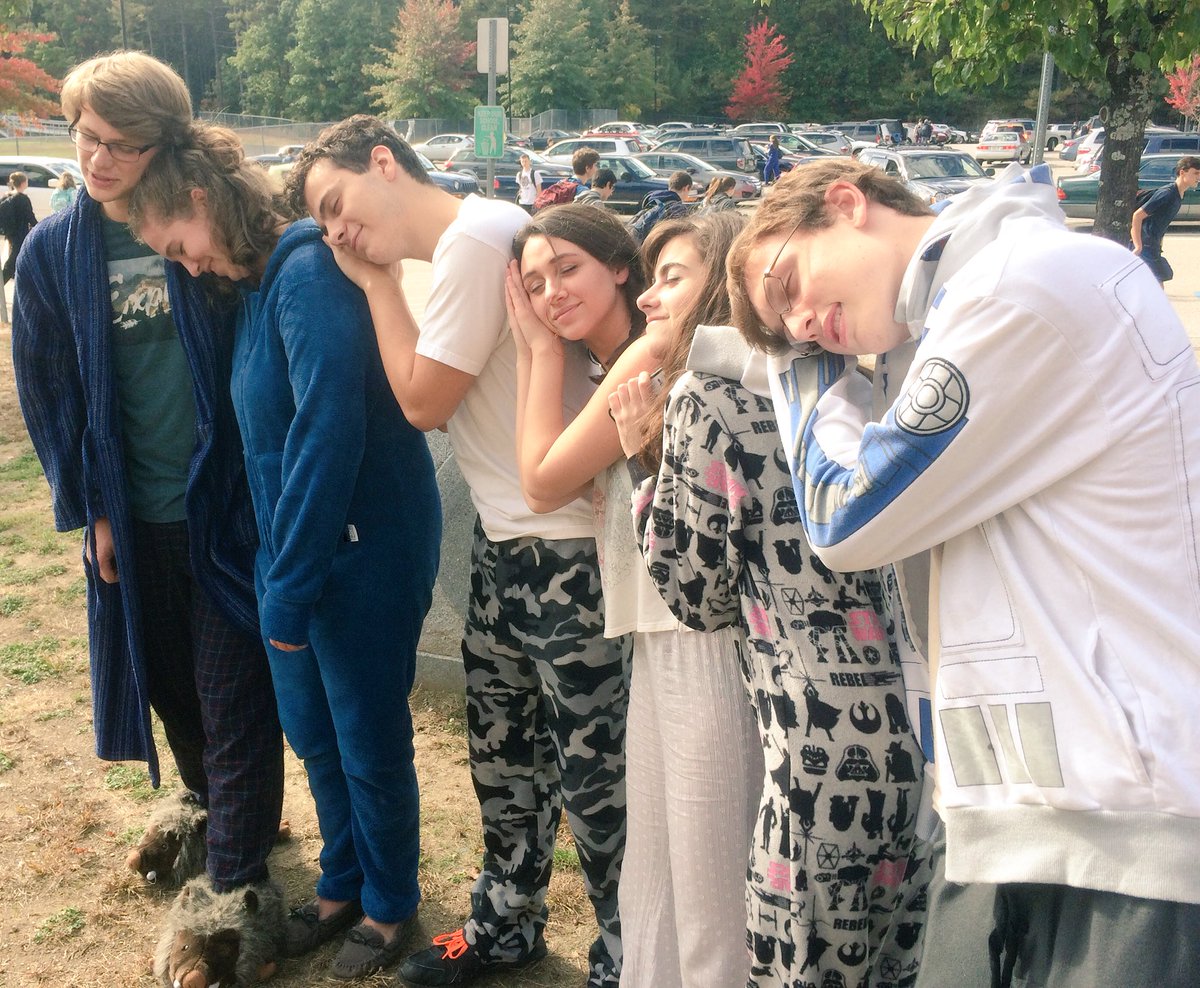 _OhOphelia_'s tweet photo. Sleep sweet prince. #waspiritweek https://t.co/Fji0CW3HA4
