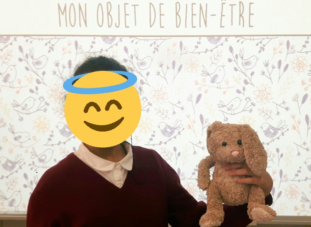 MmeThea's tweet photo. L'objet de bien-être d'Assia #elmpasseur https://t.co/zJiHrajXZJ