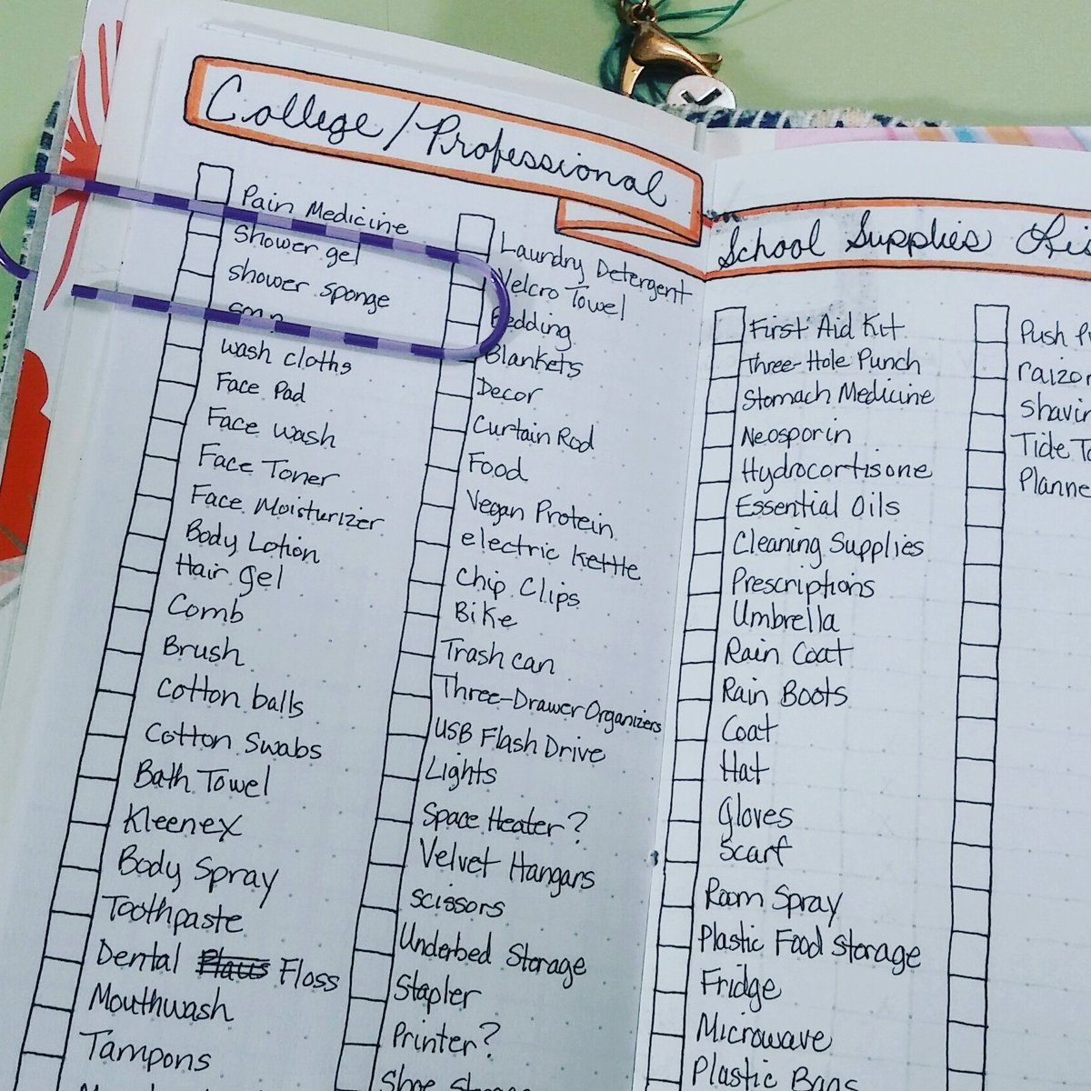 OrganizePlans's tweet photo. #collegebound #packing https://t.co/jxjIKBPT2A #bulletjournal #BulletJournalChallenge #planneraddict #plannergirl #college #collegelife https://t.co/e6D7kU5Bsl