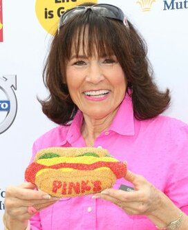 pinkshotdogs's tweet photo. Every1's buzzin bout R #PinksPurses thx 2 @KitHoover & @NMoralesNBC @AHLive! Stop by #PinksHotDogs n #LaBreaAtMelrose 4 urs! #GloriaPink https://t.co/1QYczu9sHD