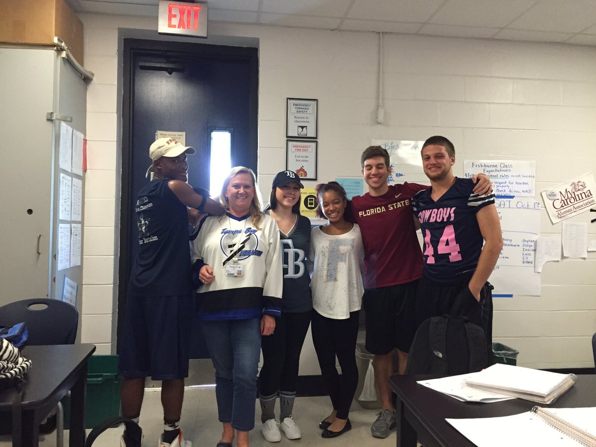 betsykmacdonald's tweet photo. Fishburnes class celebrating spirit week #GHSCowboys @GHSCowboyCrew https://t.co/qK9FZ1jg0e