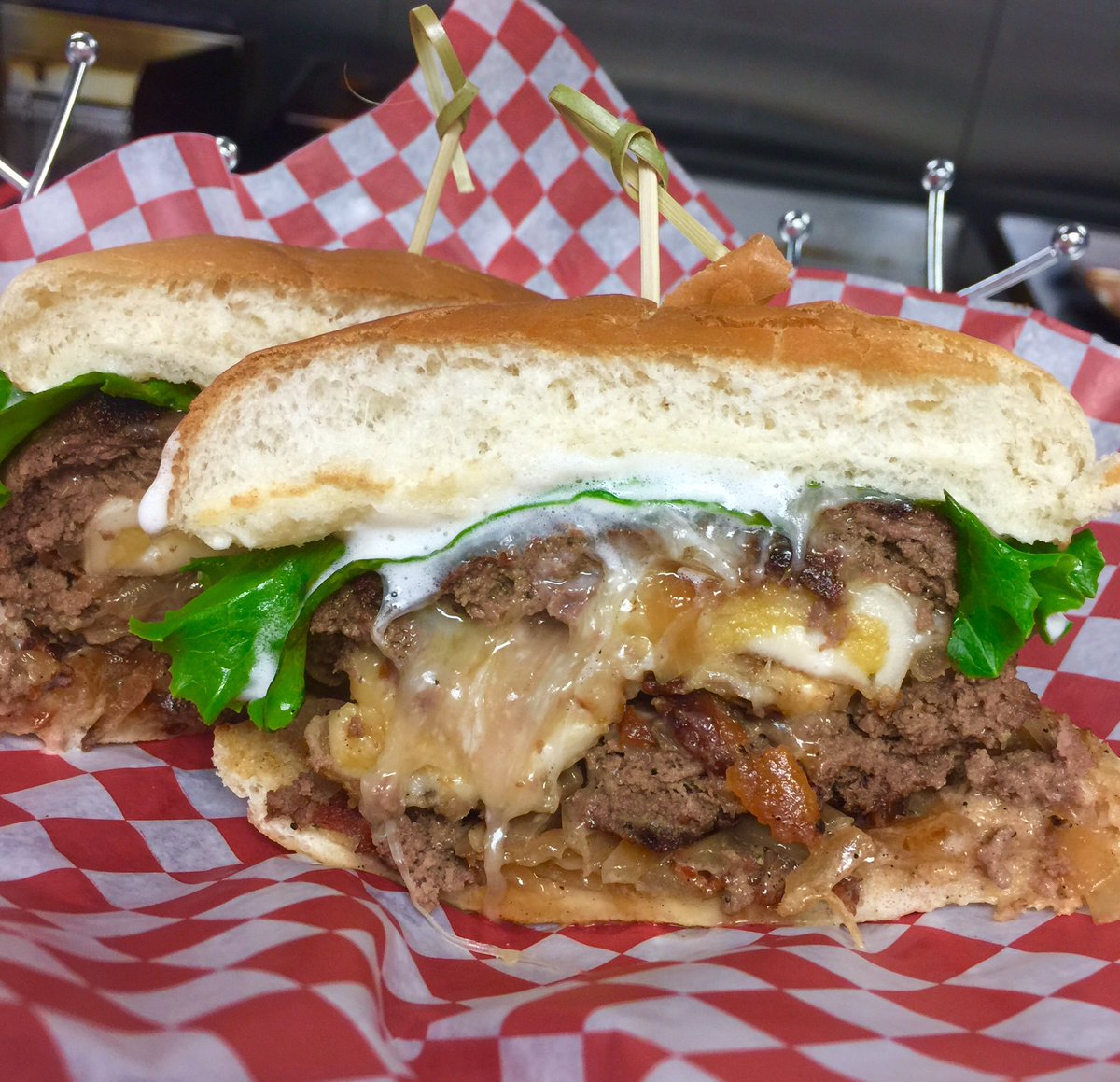 RedMileN9NA's tweet image. Stuffed Burger of the Week:
Perogy Stuffed Burger #getstuffed #nainas #stuffedburger