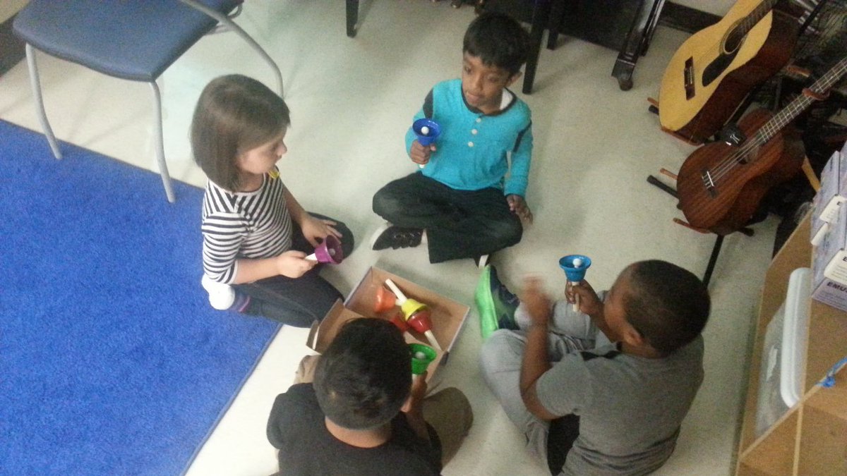 MusicMrBrox's tweet photo. 2nd #gr1 introduction to #HighVsLow #MusicCenters
@ARTS_PDSB #peelarts @MortonWayPS @PeelSchools https://t.co/jNaZwDREKV