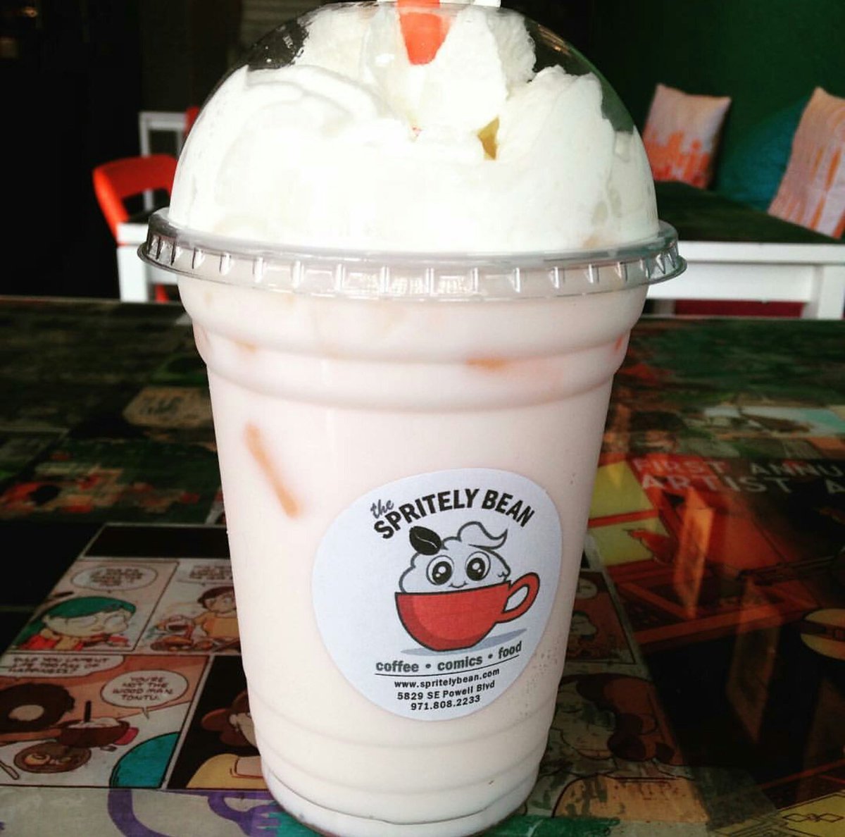 SpritelyBean's tweet photo. Now this looks like one fabulous Italian cream soda! Thanks for the share, Wendy!

#pdxcafe #pdxdrinks #spritelybean #spritelybeancomicscafe https://t.co/2eiP4fNup4