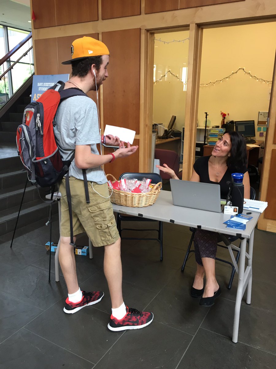 JYCtweets's tweet photo. Have questions about the new student planning? Come to the JYC and ask about it today until 2 or on Wednesday 1:25-2:45.
JW https://t.co/13XfTrQivF