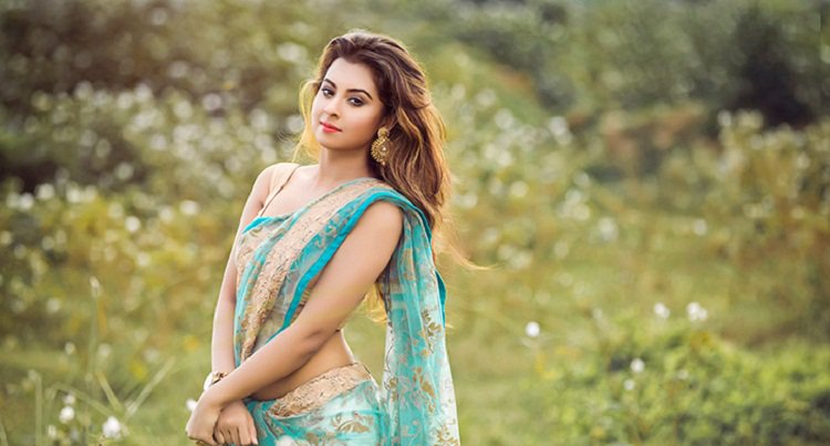 Shobnom Bubly is a Bangladeshi newcomer movie actress. She was a news presenter in Banglavision TV; https://t.co/R6s47aiF2E
