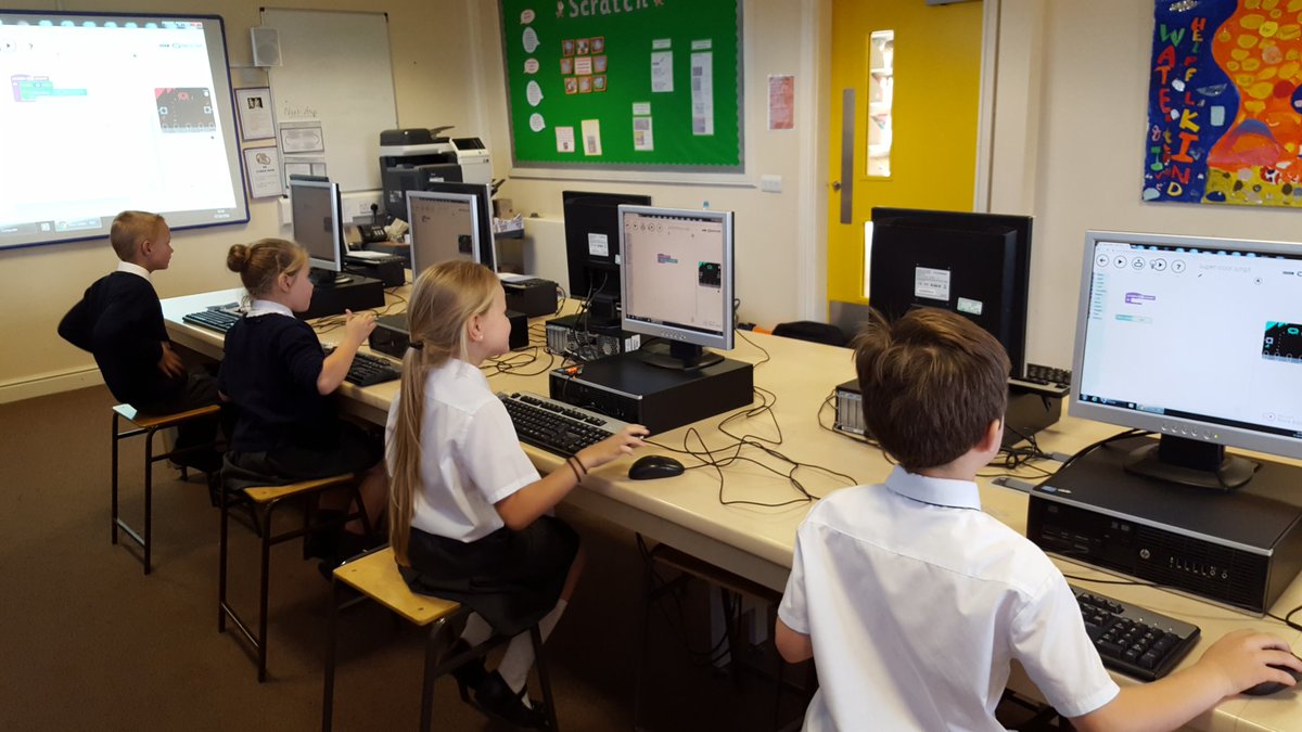 StAndrewsCoE's tweet image. Year 3 Coding after school as part of #codeweek2016 They loved the micro:bits #codeweek @codeweekUK