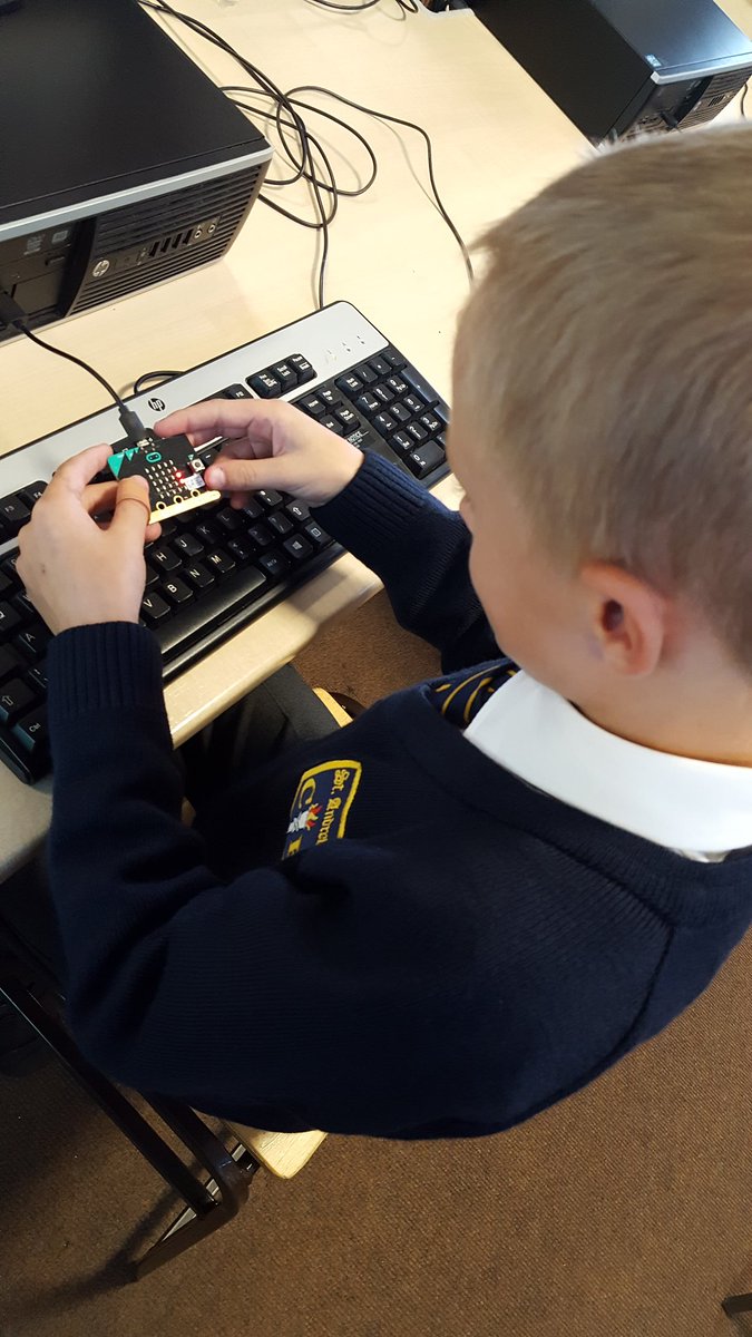 StAndrewsCoE's tweet image. Year 3 Coding after school as part of #codeweek2016 They loved the micro:bits #codeweek @codeweekUK