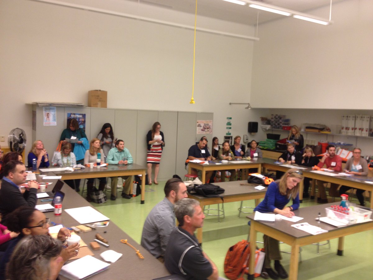 jtschemm's tweet photo. Full house! at Students’ Ideas of Force and Motion Wksp at #CTSTEM2016 with @STEMteachersBPT @RealMrSkyWalker @CTScienceCenter https://t.co/WTlkpzQ69e