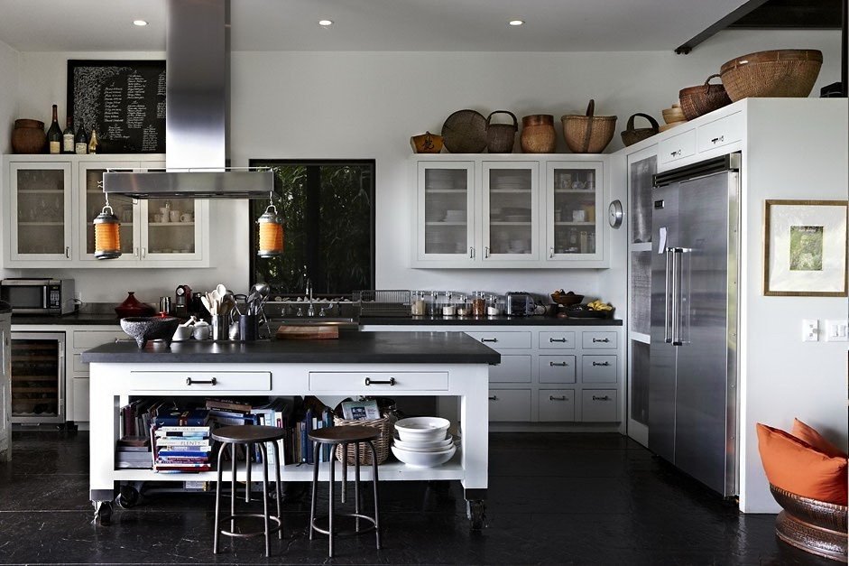 peoplehost's tweet photo. Well-appointed black, white and stainless kitchen in this home located in Malibu, California. https://t.co/Hf3f7cIFq6