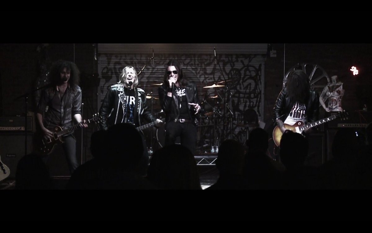 InDeeAsylum tweet media