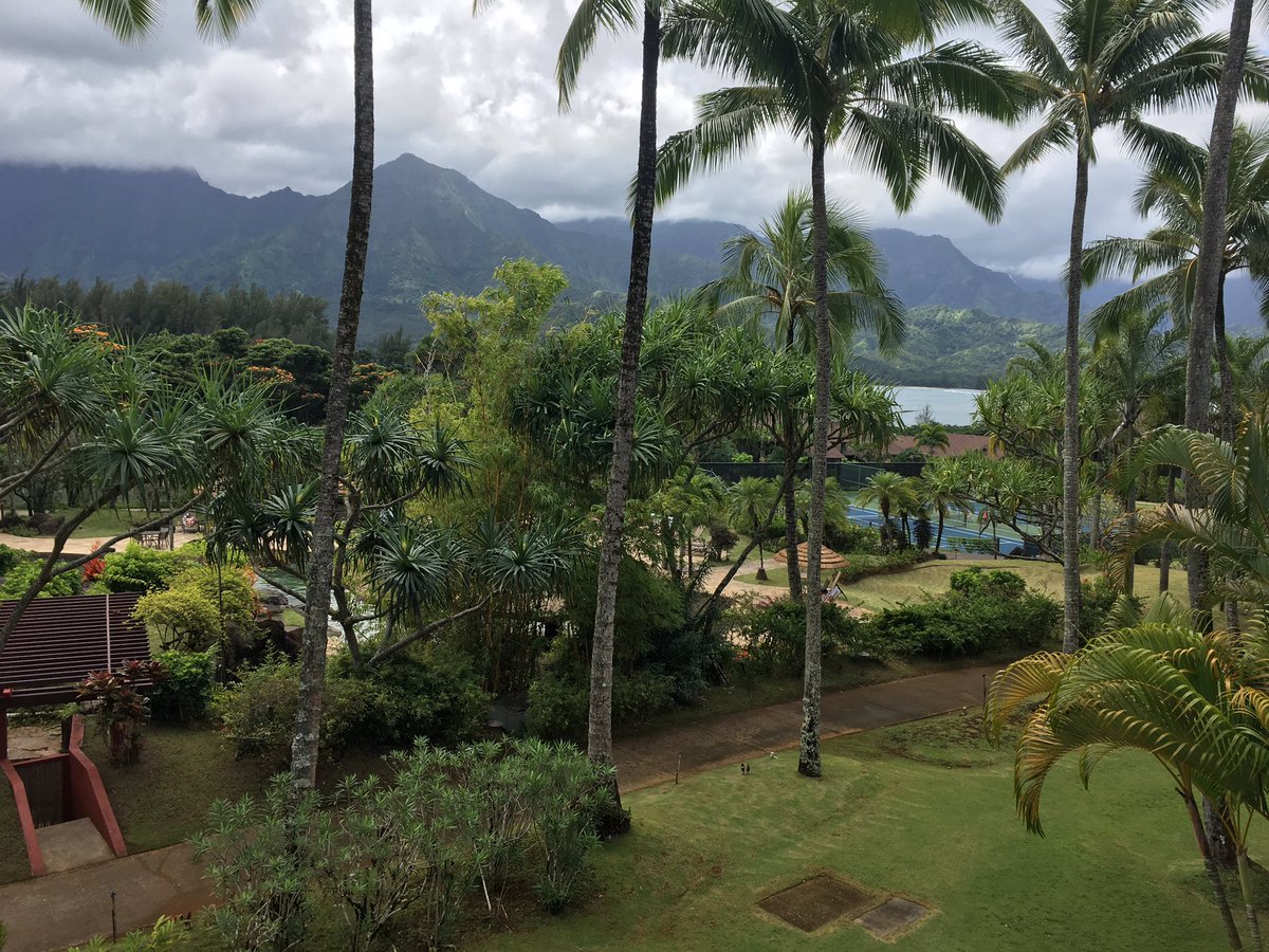 Happy Monday... although I still wish I was in Hawaii #Flashback to last week #Hawaii #TreatYoSelf