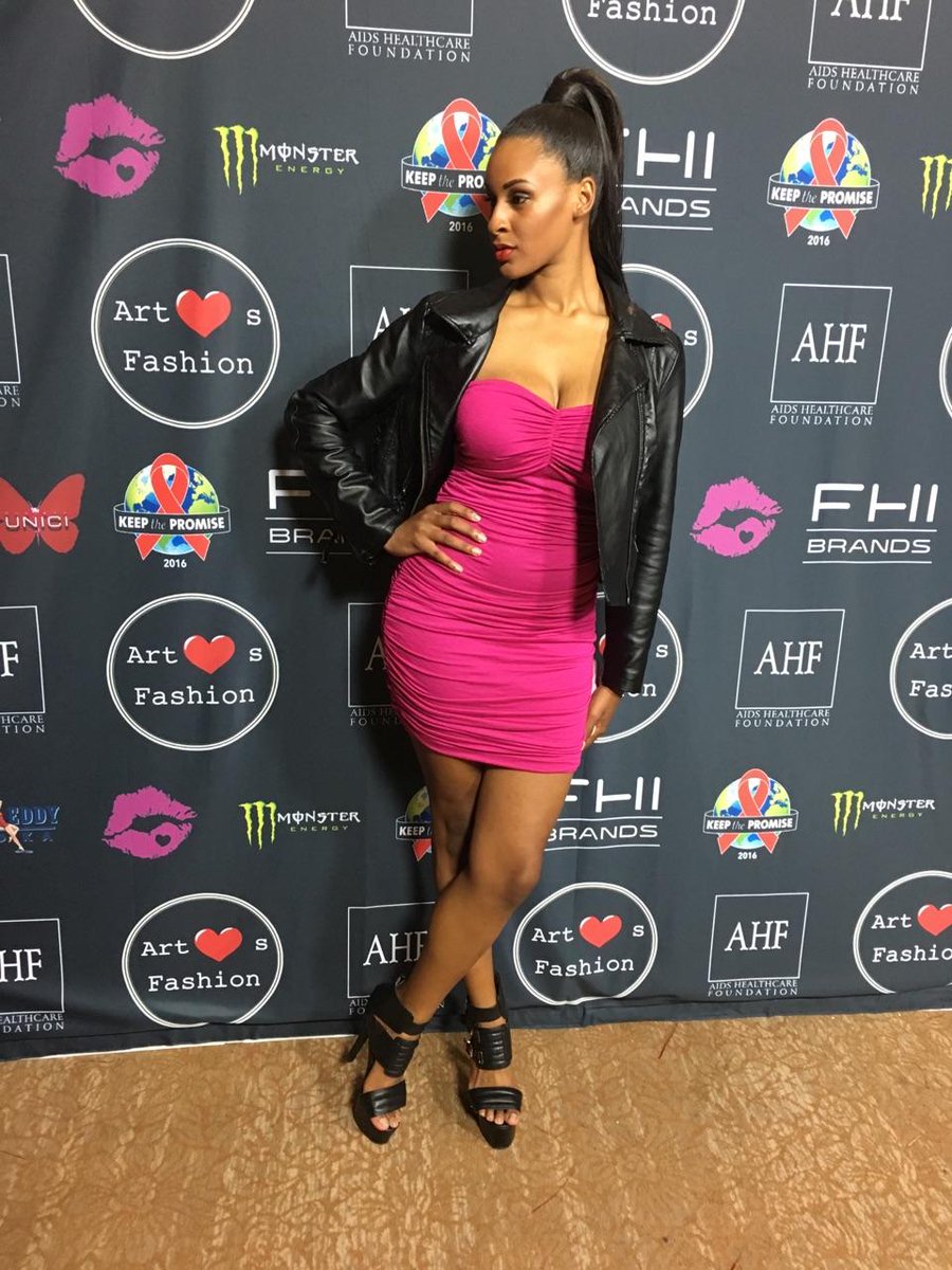 Keyaracherice's tweet photo. #artheartsfashion #monster
#AHF  #LAFW #SLEEK
#Facebeat #redcarpet https://t.co/H8WkSGY7wm